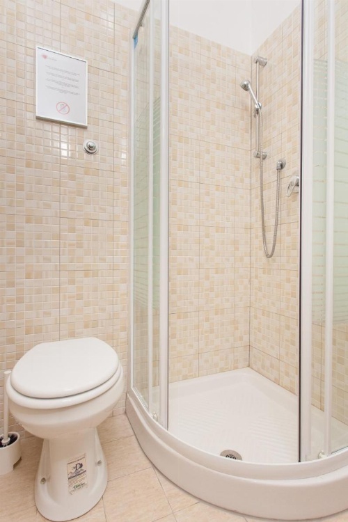 Meltin' Rome Guest House image 11