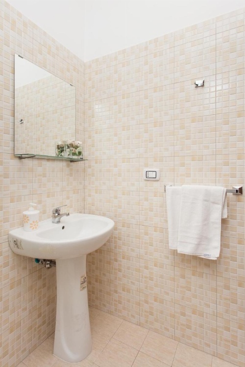 Meltin' Rome Guest House image 12